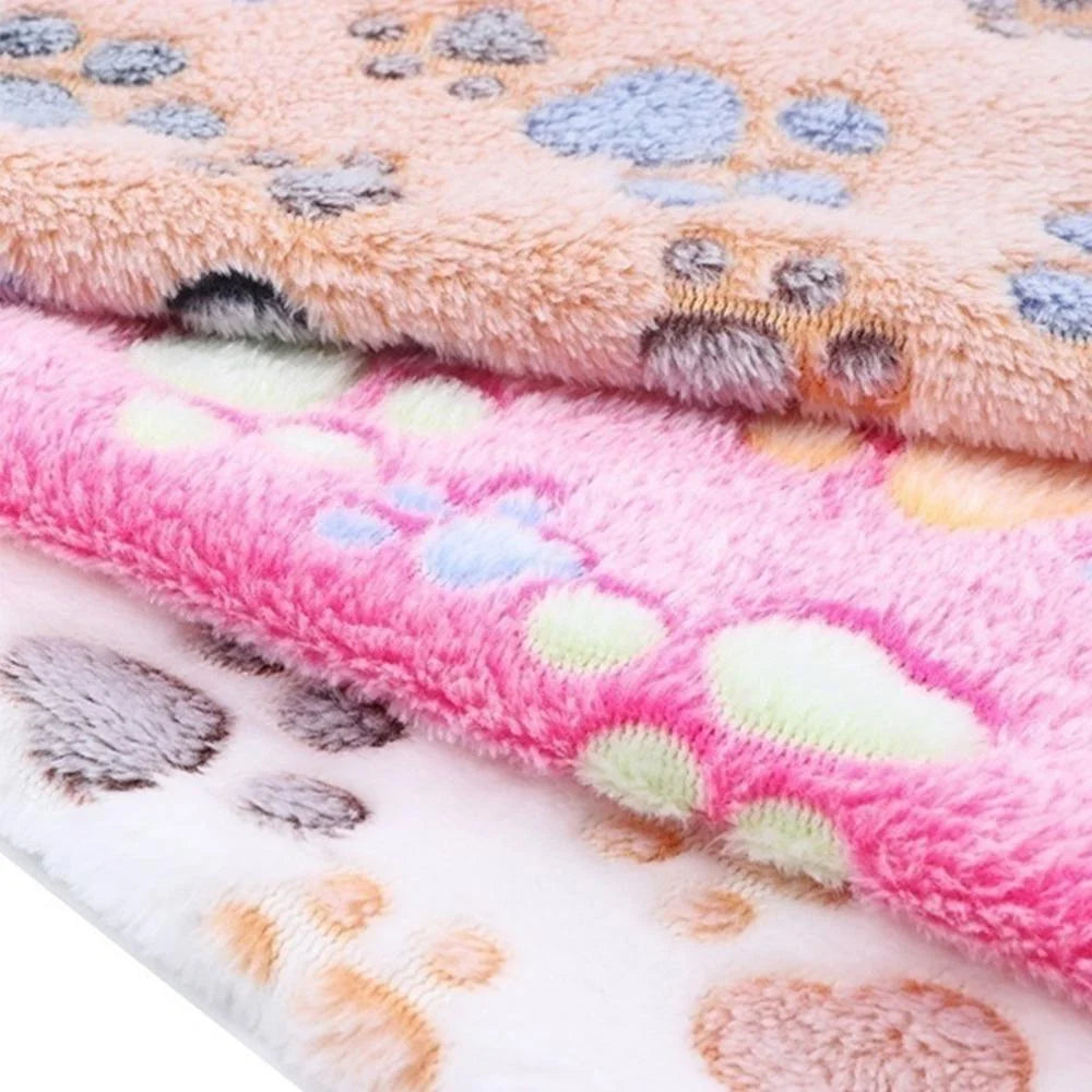 Soft Coral Fleece Pet Blanket - Warm Comfortable Mat for Dogs and Cats