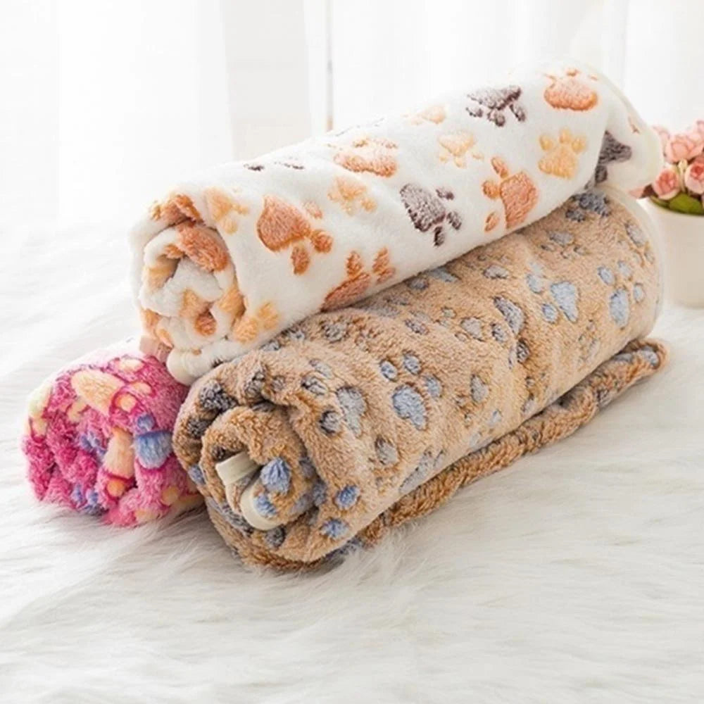 Soft Coral Fleece Pet Blanket - Warm Comfortable Mat for Dogs and Cats